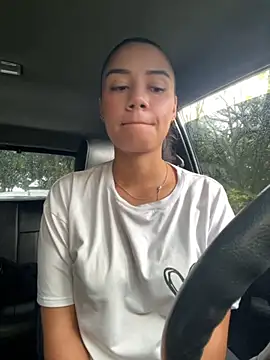  Luana online show from 11/14/25, 06:39