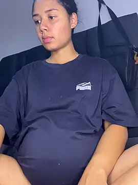 Snapshot of _Luana chatting on 03/01/26, 02:46 Luana online show from 03/01/26, 02:46