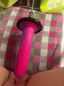 Snapshot of luisa1 chatting on 11/20/25, 07:35 luisa1 online show from 11/20/25, 07:35