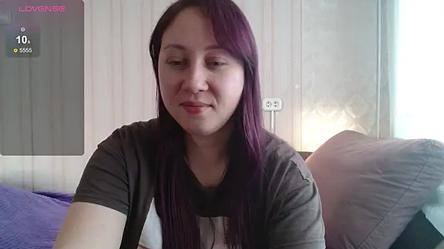 Snapshot of KellyCrystall chatting on 12/14/24, 05:40 KellyCrystall online show from 12/14/24, 05:40