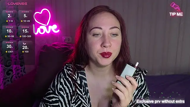 Snapshot of KellyCrystall chatting on 09/24/25, 06:06 KellyCrystall online show from 09/24/25, 06:06