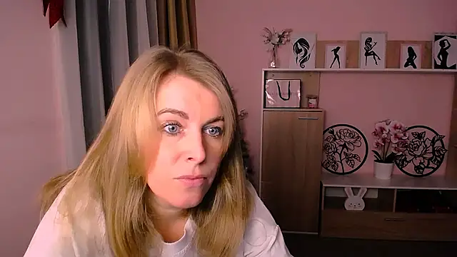 Hot Milady online show from 12/24/24, 07:39