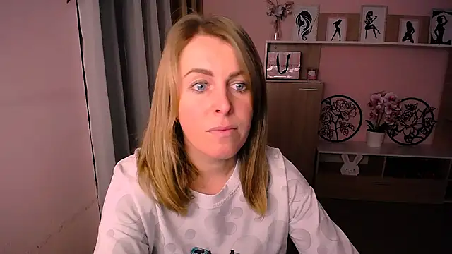 Hot Milady online show from 01/08/25, 07:55