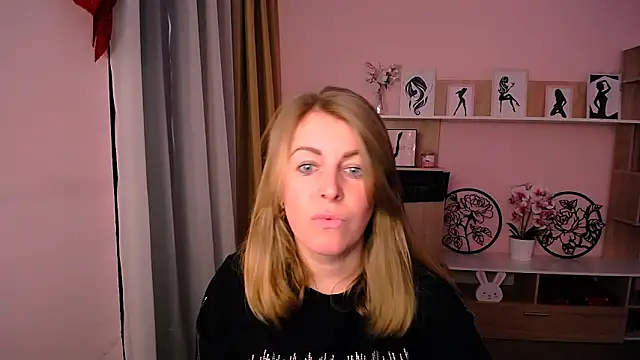 Hot Milady online show from 01/15/25, 08:20