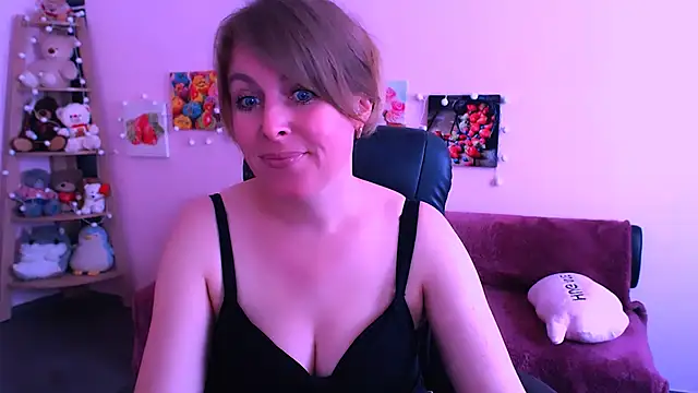 Hot Milady online show from 04/30/26, 07:58