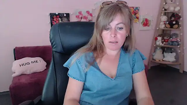 Hot Milady online show from 06/25/26, 07:46