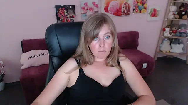 Hot Milady online show from 06/29/26, 10:15