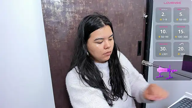 klhoe boobs online show from 10/27/25, 03:54