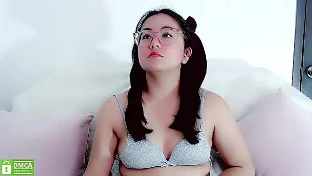 Snapshot of mariana_katto chatting on 03/13/25, 06:01 mariana katto online show from 03/13/25, 06:01