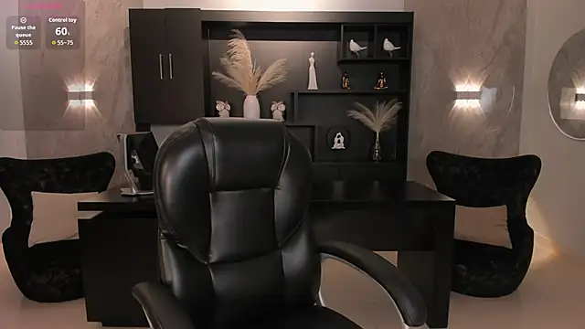 ValeriaRoldanX online show from 10/18/25, 03:20