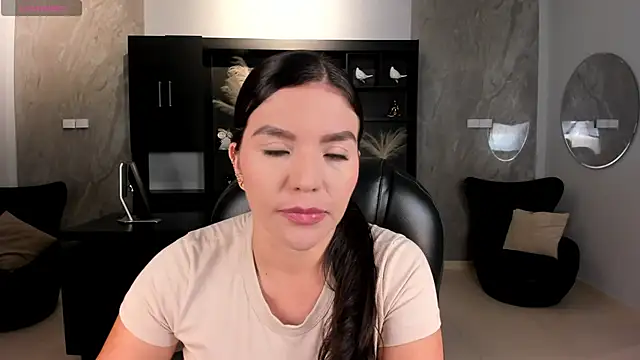 ValeriaRoldanX online show from 10/26/25, 11:09