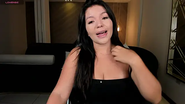 ValeriaRoldanX online show from 04/10/26, 11:04