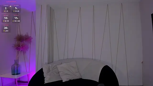 ValeriaRoldanX online show from 05/25/26, 11:38