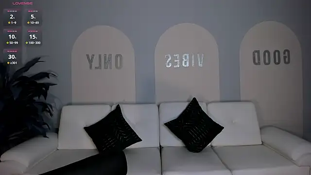ValeriaRoldanX online show from 06/24/26, 11:42
