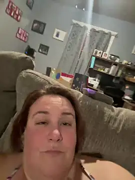 Snapshot of thickmilf182 chatting on 01/12/25, 02:35 thickmilf182 online show from 01/12/25, 02:35