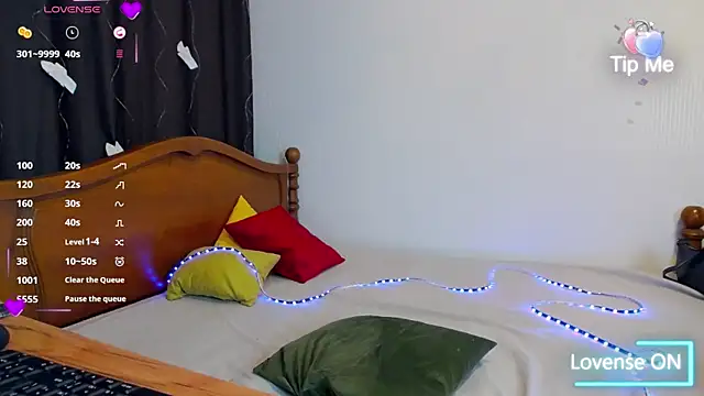 Lillianhot68 online show from 02/09/25, 11:25