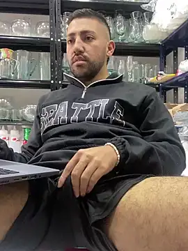 Snapshot of JuanZapata33 chatting on 12/09/24, 05:52 JuanZapata33 online show from 12/09/24, 05:52