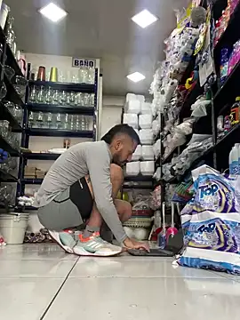 Snapshot of JuanZapata33 chatting on 12/18/24, 06:14 JuanZapata33 online show from 12/18/24, 06:14