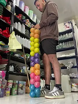 Snapshot of JuanZapata33 chatting on 12/20/24, 06:02 JuanZapata33 online show from 12/20/24, 06:02