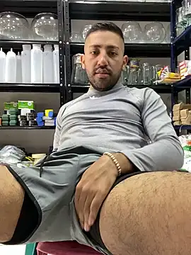 Snapshot of JuanZapata33 chatting on 12/27/24, 06:53 JuanZapata33 online show from 12/27/24, 06:53