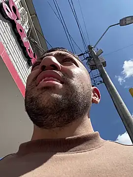 Snapshot of JuanZapata33 chatting on 01/02/25, 06:12 JuanZapata33 online show from 01/02/25, 06:12