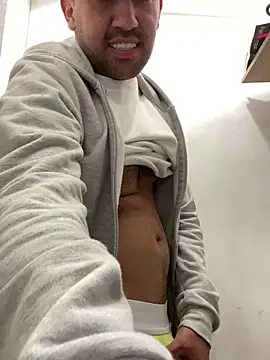 Snapshot of JuanZapata33 chatting on 01/22/25, 07:56 JuanZapata33 online show from 01/22/25, 07:56