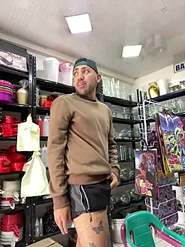 Snapshot of JuanZapata33 chatting on 01/23/25, 06:56 JuanZapata33 online show from 01/23/25, 06:56