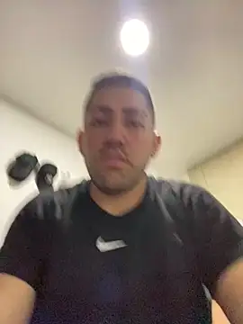 Snapshot of JuanZapata33 chatting on 02/19/25, 02:55 JuanZapata33 online show from 02/19/25, 02:55