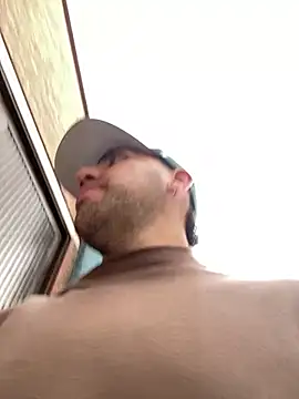 Snapshot of JuanZapata33 chatting on 03/01/25, 08:21 JuanZapata33 online show from 03/01/25, 08:21