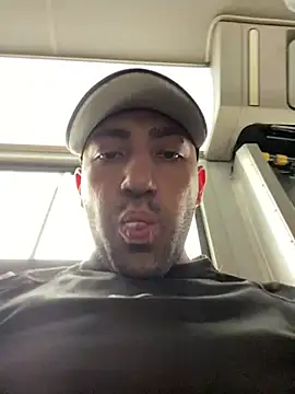 Snapshot of JuanZapata33 chatting on 03/08/25, 06:37 JuanZapata33 online show from 03/08/25, 06:37