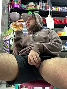 Snapshot of JuanZapata33 chatting on 03/14/25, 10:05 JuanZapata33 online show from 03/14/25, 10:05