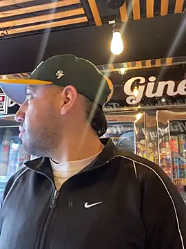 Snapshot of JuanZapata33 chatting on 03/16/25, 09:16 JuanZapata33 online show from 03/16/25, 09:16