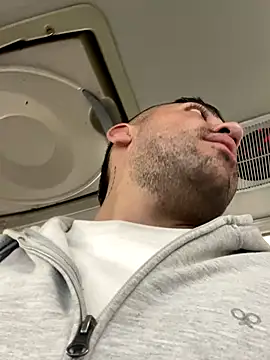 Snapshot of JuanZapata33 chatting on 09/08/25, 09:36 JuanZapata33 online show from 09/08/25, 09:36