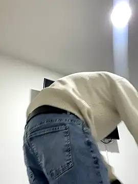 JuanZapata33 online show from 12/16/25, 02:16