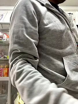 JuanZapata33 online show from 01/14/26, 07:19