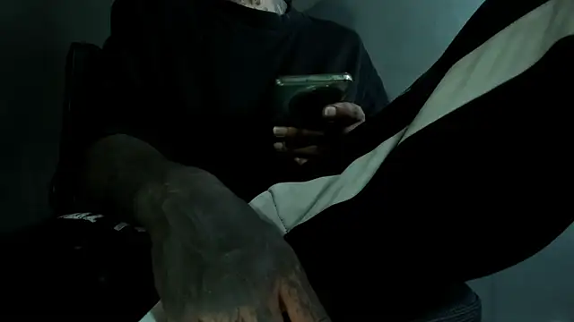 Travistanner 28 online show from 04/11/26, 07:02