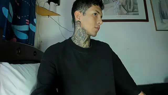 Travistanner 28 online show from 04/14/26, 04:02