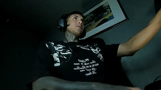 Travistanner 28 online show from 05/12/26, 01:36