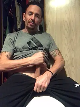 Snapshot of Gman143187 chatting on 12/24/24, 01:59 Gman143187 online show from 12/24/24, 01:59