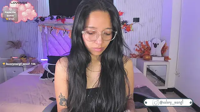 Valery wang online show from 10/27/25, 12:09