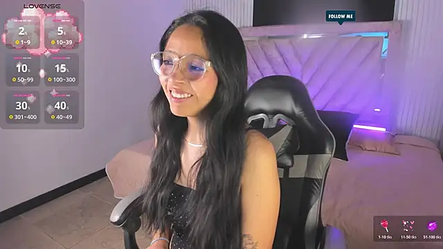 Valery wang online show from 11/26/25, 11:44