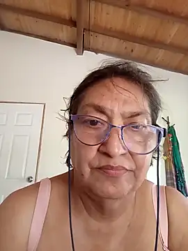 florecita69 online show from 10/24/25, 02:35