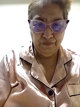 Snapshot of florecita69 chatting on 02/26/26, 02:21 florecita69 online show from 02/26/26, 02:21