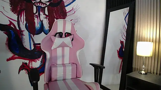 kittyhouse hs online show from 06/18/26, 08:24