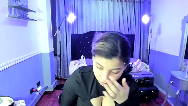 Mayaa ross online show from 11/18/25, 12:49