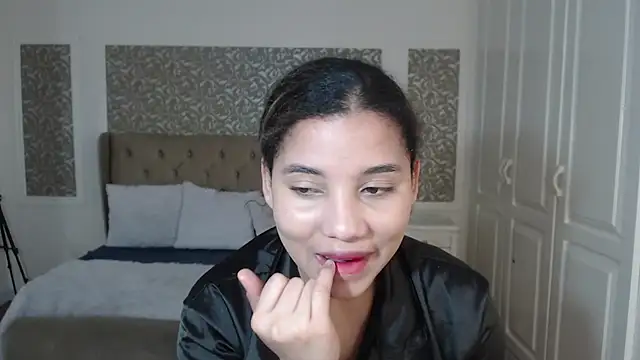 Mayaa ross online show from 11/30/25, 07:40