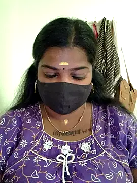 Snapshot of sulekha-mallu chatting on 01/27/25, 03:26 sulekha-mallu online show from 01/27/25, 03:26