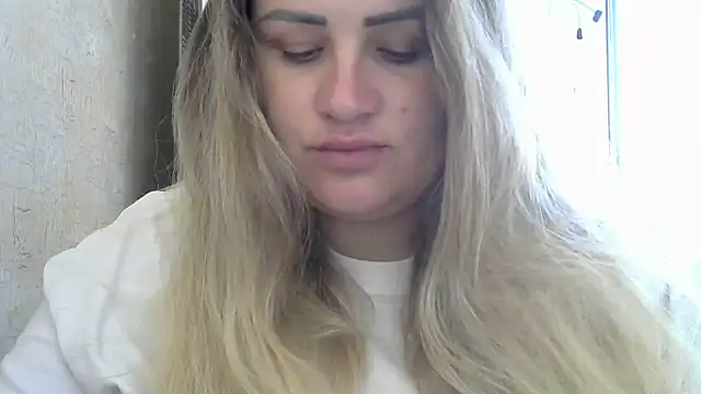 Snapshot of Honeydew-Waves chatting on 09/11/25, 05:40 Honeydew-Waves online show from 09/11/25, 05:40