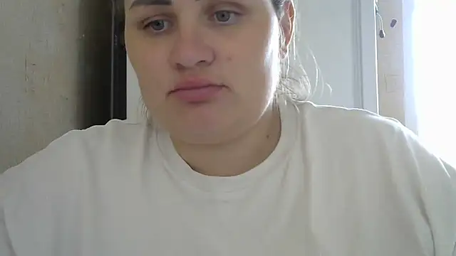 Snapshot of Honeydew-Waves chatting on 09/19/25, 07:10 Honeydew-Waves online show from 09/19/25, 07:10