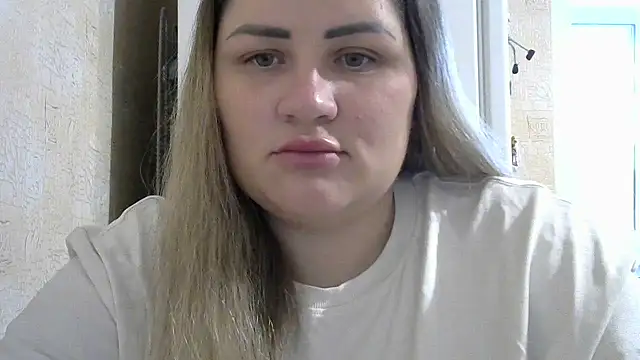 Snapshot of Honeydew-Waves chatting on 11/12/25, 06:03 Honeydew-Waves online show from 11/12/25, 06:03